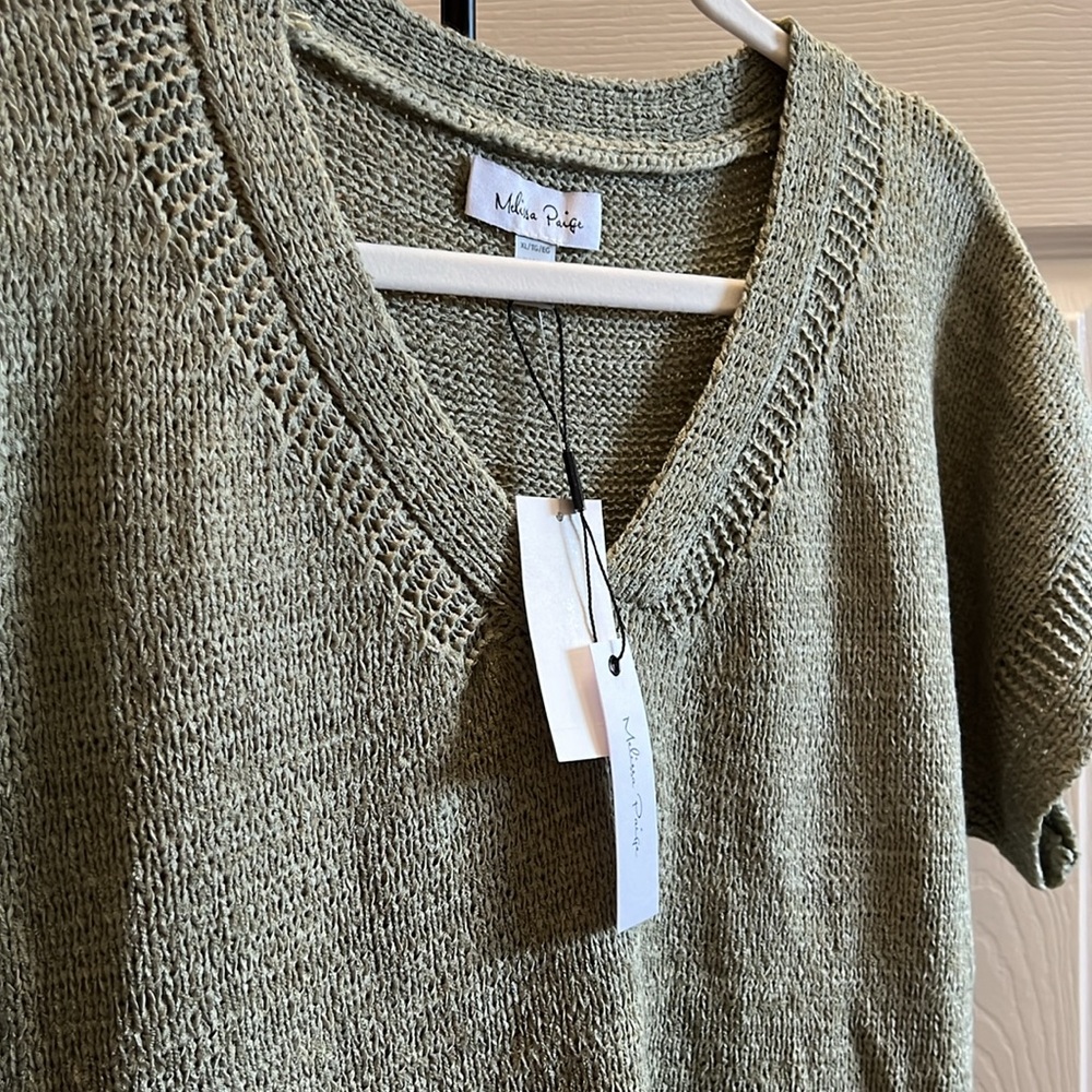 NWT Melissa Paige V Neck Yarn Sweater - Picture 3 of 3